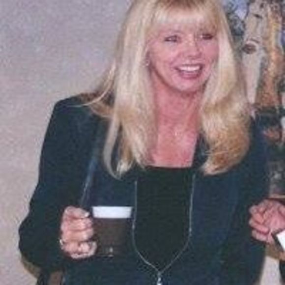 Meet your Posher, Lydia - Picture 1 of 1